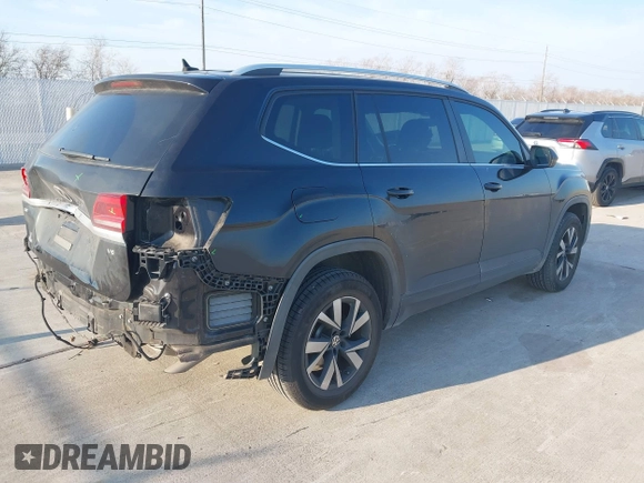 2019 Volkswagen Atlas SE with VIN 1V2DR2CA4KC617439, listed as a IAAI auction lot 41681309 with 67,080 mi miles and . Bid and sale history available at DreamBid. Image 4.