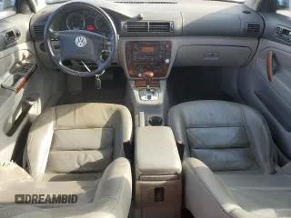 2004 Volkswagen Passat GLS z VIN WVWPE63B04P326636, wystawiony jako Copart lot #60062325 z przebiegiem 117 498 mil mil oraz Czysty tytuł • Clean title. Historia ofert i sprzedaży dostępna na DreamBid. Obrazek 8.
