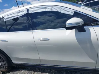 2023 Mercedes-Benz EQS 580 z VIN 4JGDM4EB5PA011521, wystawiony jako IAAI lot #41884078 z przebiegiem Nie podano mil oraz . Historia ofert i sprzedaży dostępna na DreamBid. Obrazek 13.