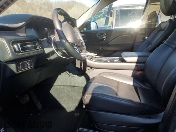 2023 Lincoln Aviator Standard z VIN 5LM5J6XC8PGL23972, wystawiony jako Copart lot #43996485 z przebiegiem 9 445 mil mil oraz Szkoda całkowita • Salvage title. Historia ofert i sprzedaży dostępna na DreamBid. Obrazek 7.