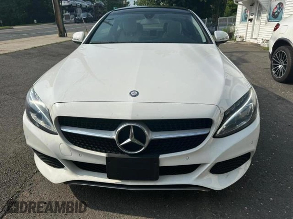 2017 Mercedes-Benz C 300 z VIN WDDWJ4KB0HF365600, wystawiony jako Copart lot #61332505 z przebiegiem 90 209 mil mil oraz Czysty tytuł • Clean title. Historia ofert i sprzedaży dostępna na DreamBid. Obrazek 5.