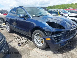 2018 Porsche Macan with VIN WP1AA2A57JLB02790, listed as a IAAI auction lot 42001685 with 59,313 mi miles. Bid and sale history available at carsss.com. Image 1.