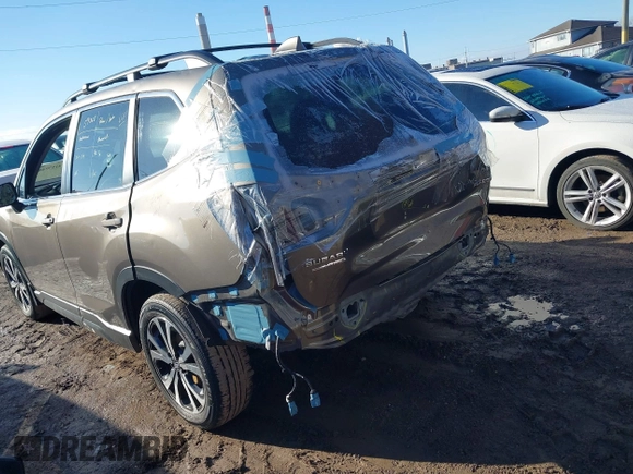 2021 Subaru Forester Limited with VIN JF2SKAUC4MH459022, listed as a IAAI auction lot 41570484 with 32,475 mi miles. Bid and sale history available at carsss.com. Image 3.
