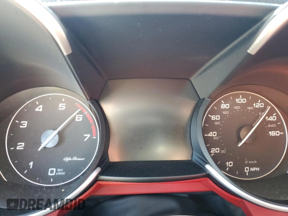 2021 Alfa Romeo Giulia z VIN ZARFAMAN5M7648056, wystawiony jako Copart lot #87389744 z przebiegiem Nie podano mil oraz Czysty tytuł • Clean title. Historia ofert i sprzedaży dostępna na DreamBid. Obrazek 9.