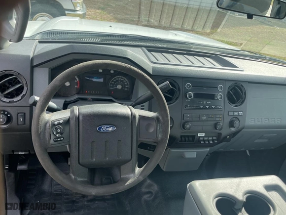 2016 Ford Super Duty F-550 DRW XL with VIN 1FDUF5GY3GEB54493, listed as a Copart auction lot 81772304 with 258,961 mi miles and Clean Title. Bid and sale history available at carsss.com. Image 9.