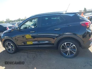 2023 Buick Encore GX Select z VIN KL4MMDS2XPB012337, wystawiony jako IAAI lot #42514934 z przebiegiem 45 056 mil mil oraz . Historia ofert i sprzedaży dostępna na DreamBid. Obrazek 14.