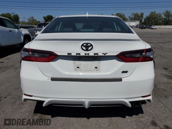 2023 Toyota Camry SE z VIN 4T1G11AK5PU822423, wystawiony jako Copart lot #57509345 z przebiegiem 43 592 mil mil oraz Szkoda całkowita • Salvage title. Historia ofert i sprzedaży dostępna na DreamBid. Obrazek 6.