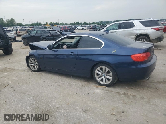 2012 BMW 3 Series 328i z VIN WBAKE3C55CE770542, wystawiony jako Copart lot #60290125 z przebiegiem 123 797 mil mil oraz Szkoda całkowita • Salvage title. Historia ofert i sprzedaży dostępna na DreamBid. Obrazek 2.