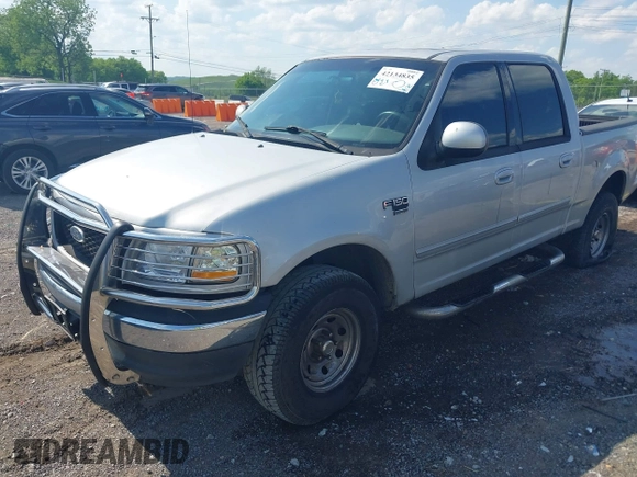 2001 Ford F-150 XLT z VIN 1FTRW07L81KA32285, wystawiony jako IAAI lot #42134835 z przebiegiem 189 109 mil mil oraz . Historia ofert i sprzedaży dostępna na DreamBid. Obrazek 6.