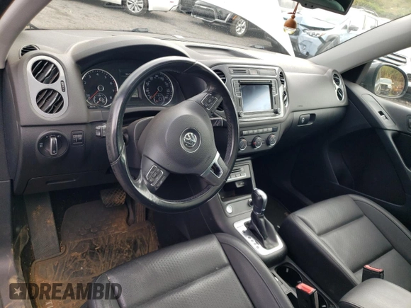 2016 Volkswagen Tiguan R-Line with VIN WVGBV7AX1GW548543, listed as a Copart auction lot 86662094 with 100,936 mi miles and Salvage Title. Bid and sale history available at DreamBid. Image 8.