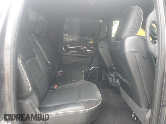 2021 Ram 2500 Laramie z VIN 3C6UR5FL9MG576488, wystawiony jako Copart lot #58339295 z przebiegiem Nie podano mil oraz Szkoda całkowita • Salvage title. Historia ofert i sprzedaży dostępna na DreamBid. Obrazek 10.