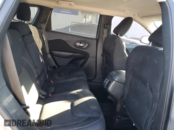 2015 Jeep Cherokee Latitude with VIN 1C4PJLCB3FW565942, listed as a Copart auction lot 46347345 with 188,038 mi miles and Non Repairable. Bid and sale history available at carsss.com. Image 11.