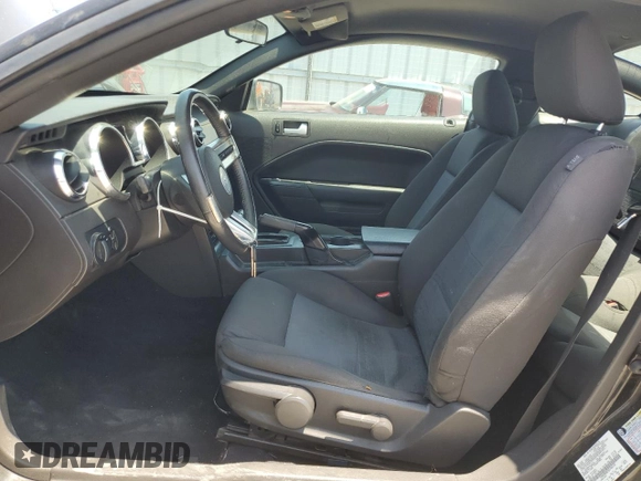 2008 Ford Mustang Deluxe with VIN 1ZVHT80N785126159, listed as a Copart auction lot 62945975 with 201,417 mi miles and Clean title. Bid and sale history available at DreamBid. Image 7.