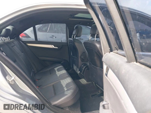 2013 Mercedes-Benz C 300 Sport с VIN WDDGF8AB2DR242498, выставлен на аукционе IAAI как лот 42588574 с пробегом 143 898 миль миль и . История ставок и продаж доступна на DreamBid. Изображение 8.