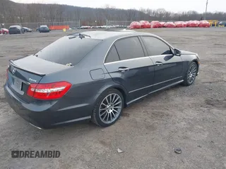 2010 Mercedes-Benz E-Class E 550 Luxury with VIN WDDHF9AB8AA144791, listed as a IAAI auction lot 41247610 with 138,972 mi miles. Bid and sale history available at carsss.com. Image 4.