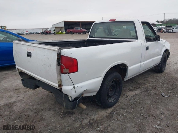 1998 Isuzu Hombre S with VIN 1GGCS1441W8658512, listed as a IAAI auction lot 41607038 with 331,902 mi miles. Bid and sale history available at carsss.com. Image 4.