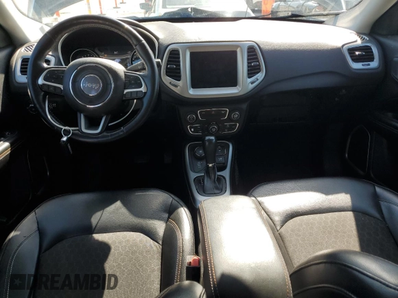 2018 Jeep Compass Latitude z VIN 3C4NJDBB3JT142940, wystawiony jako Copart lot #56306475 z przebiegiem 75 387 mil mil oraz Szkoda całkowita • Salvage title. Historia ofert i sprzedaży dostępna na DreamBid. Obrazek 8.