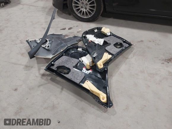 2018 Toyota Prius One with VIN JTDKDTB33J1618298, listed as a IAAI auction lot 42142736 with 101,981 mi miles and . Bid and sale history available at DreamBid. Image 12.