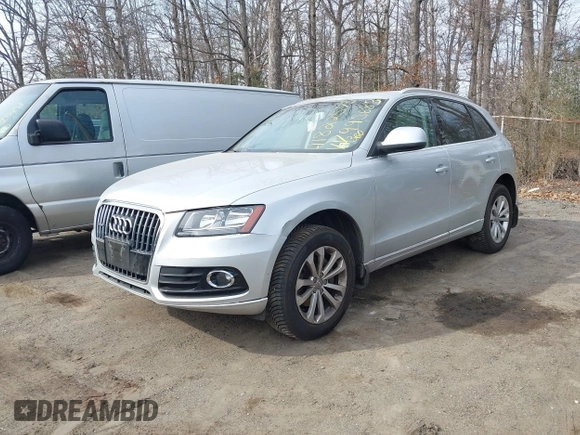 2013 Audi Q5 Premium with VIN WA1CFAFP8DA088411, listed as a IAAI auction lot 41822578 with 152,588 mi miles. Bid and sale history available at carsss.com. Image 2.