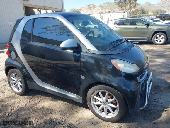 2008 Smart fortwo Pure with VIN WMEEJ31X28K187372, listed as a IAAI auction lot 41993316 with 113,248 mi miles. Bid and sale history available at carsss.com. Image 1.