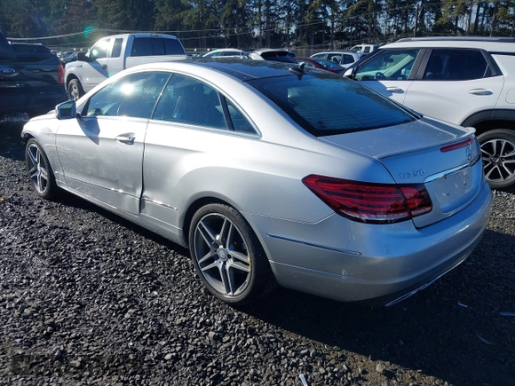 2014 Mercedes-Benz E 350 with VIN WDDKJ8JB5EF266127, listed as a IAAI auction lot 41413588 with 115,208 mi miles and . Bid and sale history available at DreamBid. Image 3.