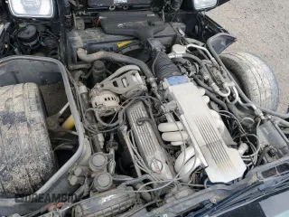 1988 Chevrolet Corvette z VIN 1G1YY218XJ5122454, wystawiony jako Copart lot #57773835 z przebiegiem 90 807 mil mil oraz Czysty tytuł • Clean title. Historia ofert i sprzedaży dostępna na DreamBid. Obrazek 11.