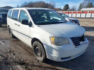 2008 Chrysler Town & Country LX with VIN 2A8HR44H58R139714, listed as a IAAI auction lot 41134005 with 184,567 mi miles. Bid and sale history available at carsss.com. Image 1.