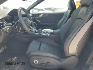 2024 Audi S5 Premium Plus z VIN WAUY4GF51RN001397, wystawiony jako Copart lot #66972714 z przebiegiem 1 052 mil mil oraz Nie do naprawy • Non repairable. Historia ofert i sprzedaży dostępna na DreamBid. Obrazek 7.