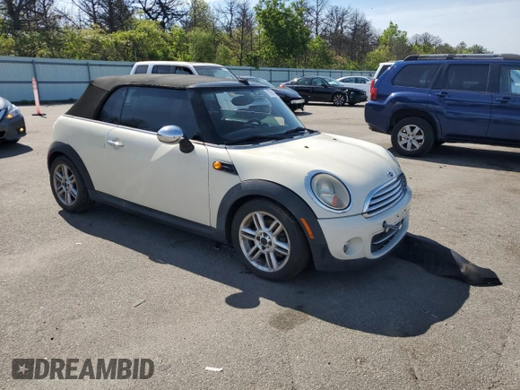 2011 MINI Convertible z VIN WMWZN3C55BT133563, wystawiony jako Copart lot #57984335 z przebiegiem 78 972 mil mil oraz Czysty tytuł • Clean title. Historia ofert i sprzedaży dostępna na DreamBid. Obrazek 4.
