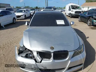 2007 BMW 3 Series 328i with VIN WBAVC53527FZ71572, listed as a IAAI auction lot 41948149 with 142,138 mi miles and . Bid and sale history available at carsss.com. Image 12.