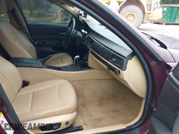 2007 BMW 3 Series 328i with VIN WBAVA33507KX78046, listed as a IAAI auction lot 42212796 with Not provided miles and . Bid and sale history available at DreamBid. Image 5.