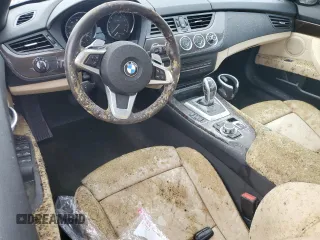 2011 BMW Z4 sDrive35i with VIN WBALM7C54BE383039, listed as a Copart auction lot 75131224 with 0 mi miles and Non Repairable. Bid and sale history available at carsss.com. Image 8.