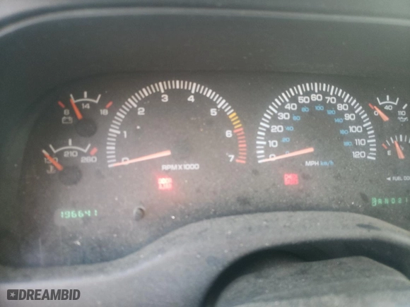 2000 Dodge Dakota Sport with VIN 1B7GG22N1YS574461, listed as a Copart auction lot 82400534 with 196,641 mi miles and Clean Title. Bid and sale history available at carsss.com. Image 9.