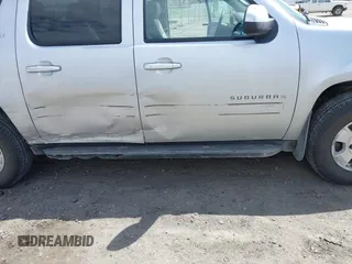 2013 Chevrolet Suburban LT with VIN 1GNSKJE78DR108955, listed as a IAAI auction lot 42004032 with 114,729 mi miles and . Bid and sale history available at DreamBid. Image 6.