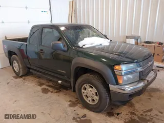 2005 Chevrolet Colorado LS Z71 with VIN 1GCDT196858193853, listed as a IAAI auction lot 41664013 with 184,424 mi miles. Bid and sale history available at carsss.com. Image 1.