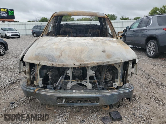 2013 GMC Sierra 2500HD SLT z VIN 1GT121E87DF171088, wystawiony jako Copart lot #69518784 z przebiegiem Nie podano mil oraz Nie do naprawy • Non repairable. Historia ofert i sprzedaży dostępna na DreamBid. Obrazek 5.