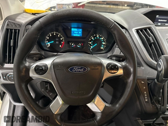 2016 Ford Transit z VIN 1FTYR1YM4GKB55543, wystawiony jako IAAI lot #42504585 z przebiegiem 104 991 mil mil oraz . Historia ofert i sprzedaży dostępna na DreamBid. Obrazek 4.
