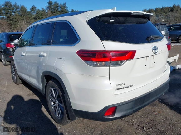 2019 Toyota Highlander SE with VIN 5TDJZRFH3KS613063, listed as a IAAI auction lot 41670992 with 110,543 mi miles. Bid and sale history available at carsss.com. Image 3.