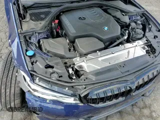 2020 BMW 3 Series 330i with VIN WBA5R1C09LFH66551, listed as a Copart auction lot 81111285 with 25,692 mi miles and Salvage title. Bid and sale history available at DreamBid. Image 13.