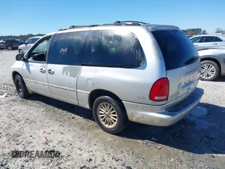2000 Chrysler Town & Country LXi with VIN 1C4GP54L2YB541224, listed as a IAAI auction lot 41736586 with 203,484 mi miles. Bid and sale history available at carsss.com. Image 3.