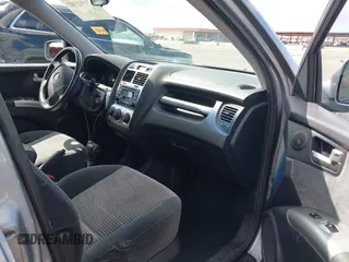 2005 Kia Sportage LX with VIN KNDJE723257122055, listed as a IAAI auction lot 42192102 with 167,726 mi miles and . Bid and sale history available at carsss.com. Image 5.