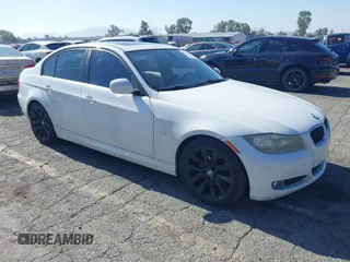 2011 BMW 3 Series 328i z VIN WBAPH5C53BA441577, wystawiony jako IAAI lot #42202178 z przebiegiem 160 763 mil mil oraz . Historia ofert i sprzedaży dostępna na DreamBid. Obrazek 1.