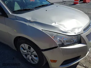 2014 Chevrolet Cruze LS with VIN 1G1PA5SH1E7194282, listed as a IAAI auction lot 41775395 with 195,596 mi miles. Bid and sale history available at carsss.com. Image 6.
