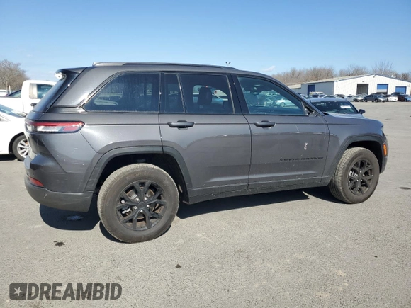2024 Jeep Grand Cherokee Laredo X with VIN 1C4RJHAG3RC177071, listed as a Copart auction lot 46480755 with 6,031 mi miles and Salvage Title. Bid and sale history available at carsss.com. Image 3.