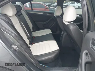 2016 Volkswagen Jetta Sport z VIN 3VWD17AJ2GM399335, wystawiony jako IAAI lot #42077435 z przebiegiem 92 284 mil mil oraz . Historia ofert i sprzedaży dostępna na DreamBid. Obrazek 8.