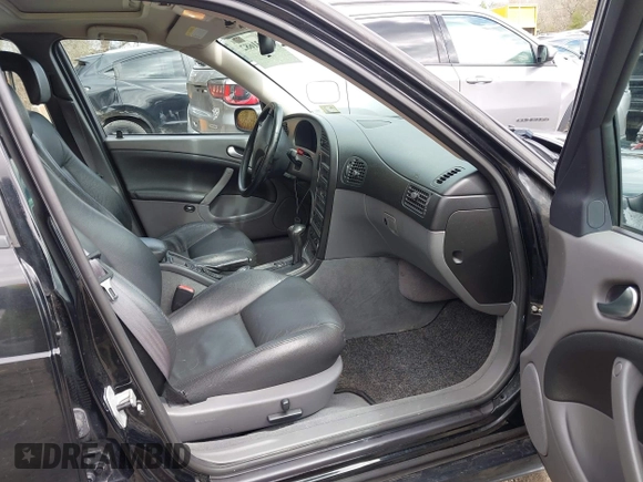 2005 Saab 9-5 Aero with VIN YS3EH49G353510718, listed as a IAAI auction lot 42031682 with 152,877 mi miles. Bid and sale history available at carsss.com. Image 5.