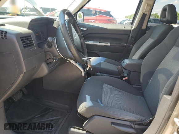 2008 Jeep Patriot Sport with VIN 1J8FF28W08D751027, listed as a Copart auction lot 64052575 with 261,159 mi miles and Clean title. Bid and sale history available at DreamBid. Image 7.