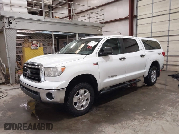 2013 Toyota Tundra z VIN 5TFDY5F13DX313385, wystawiony jako IAAI lot #42200622 z przebiegiem 161 470 mil mil oraz . Historia ofert i sprzedaży dostępna na DreamBid. Obrazek 2.