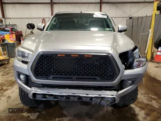 2017 Toyota Tacoma SR5 with VIN 3TMCZ5AN2HM078671, listed as a Copart auction lot 58491345 with 115,219 mi miles and Salvage title. Bid and sale history available at DreamBid. Image 5.