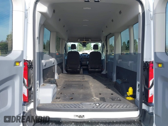 2019 Ford Transit Passenger XL with VIN 1FBAX2CM8KKA99530, listed as a IAAI auction lot 41664660 with 33,044 mi miles. Bid and sale history available at carsss.com. Image 8.